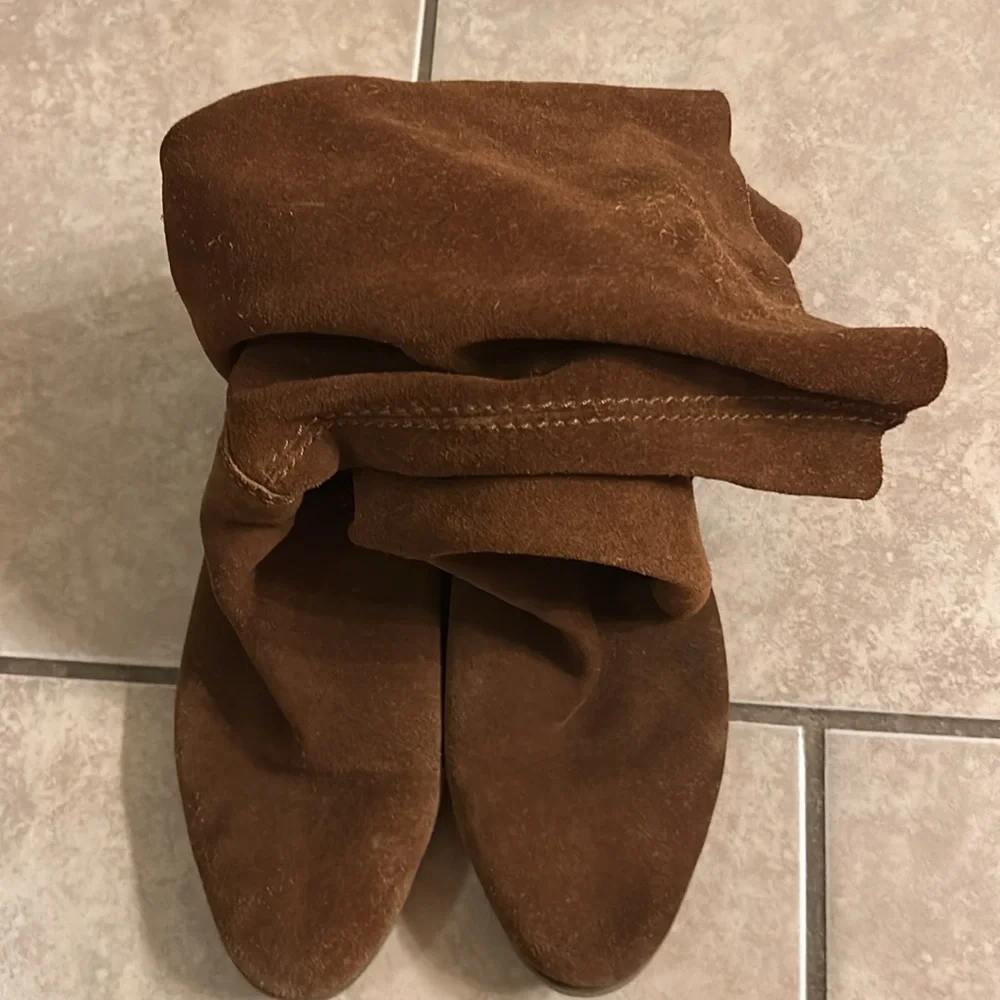 Nine West 7.5 brown suede boots western